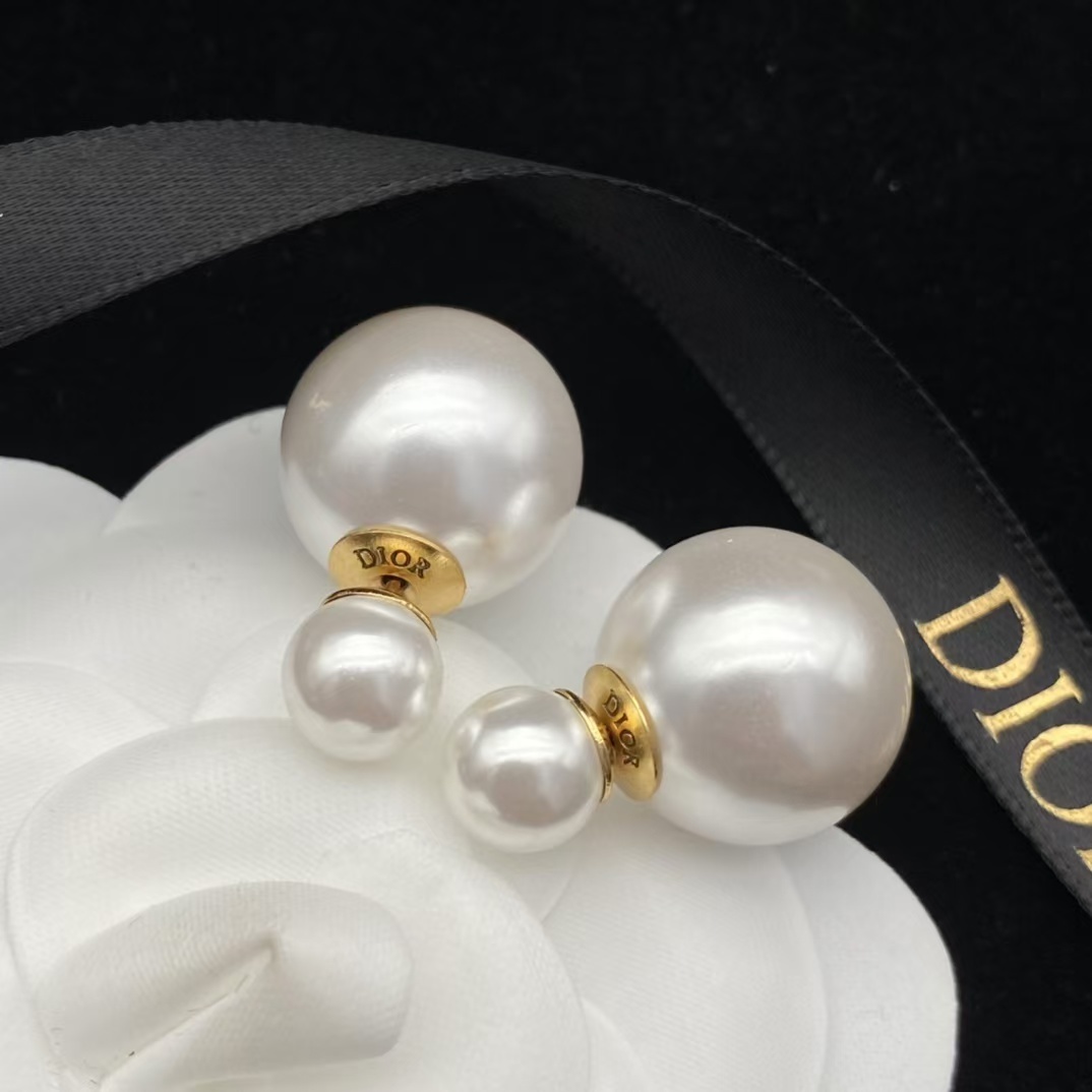 Buy replica Dior Classic Pearl Earrings and replica jewelry from PICKS Jewelry