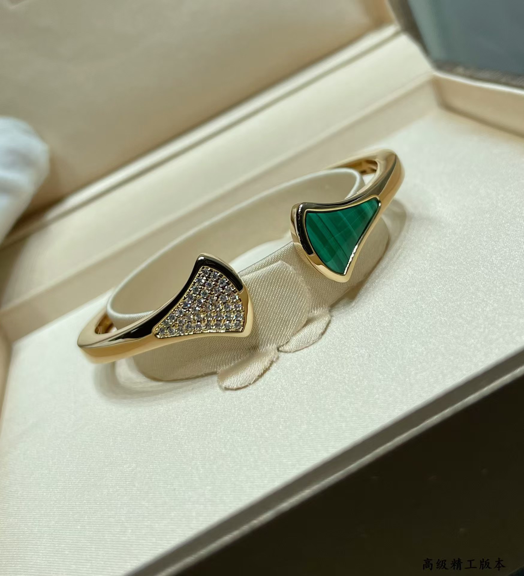 Buy replica Bvlgari Divas’ Dream Bracelet and replica jewelry from PICKS Jewelry