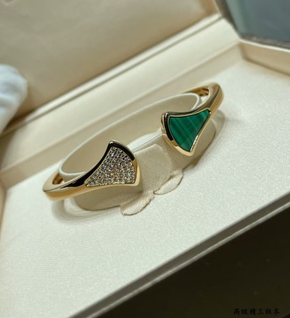 Buy replica Bvlgari Divas’ Dream Bracelet and replica jewelry from PICKS Jewelry
