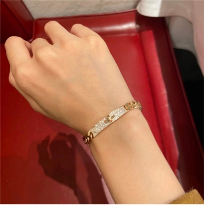 Buy replica Hermes Cuban Chain Pig Nose Bracelet and replica jewelry from PICKS Jewelry