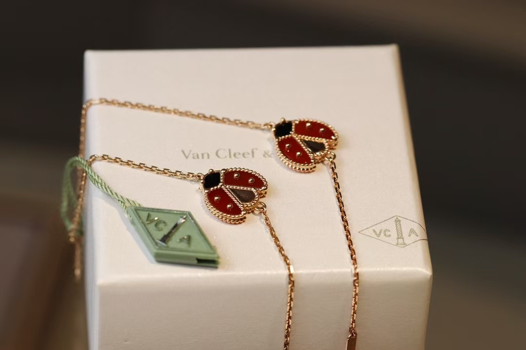 Buy replica Van Cleef & Arpels Lucky Spring Bracelet, Open Wings Ladybug and replica jewelry from PICKS Jewelry