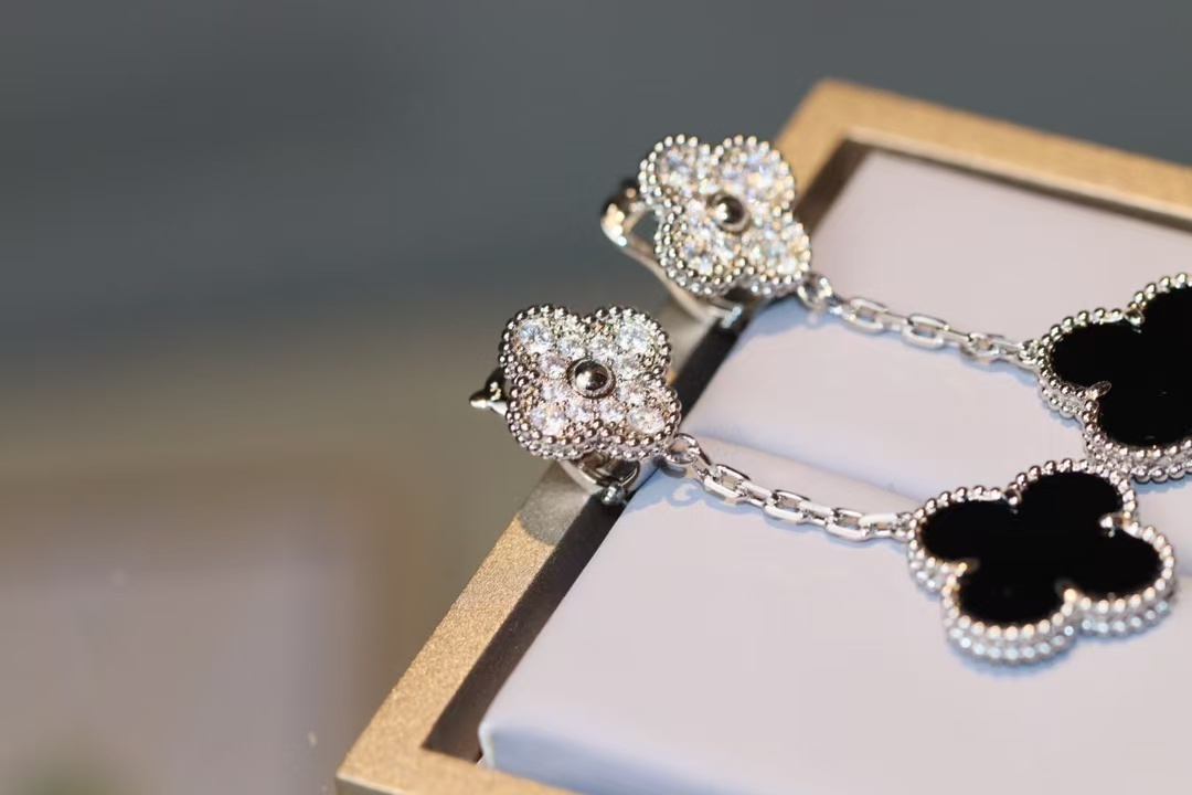 Buy replica Van Cleef & Arpels Magic Alhambra Earrings, 2 Motifs and replica jewelry from PICKS Jewelry