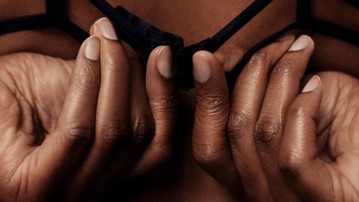 Strap-On Sex: Positionen and Tips