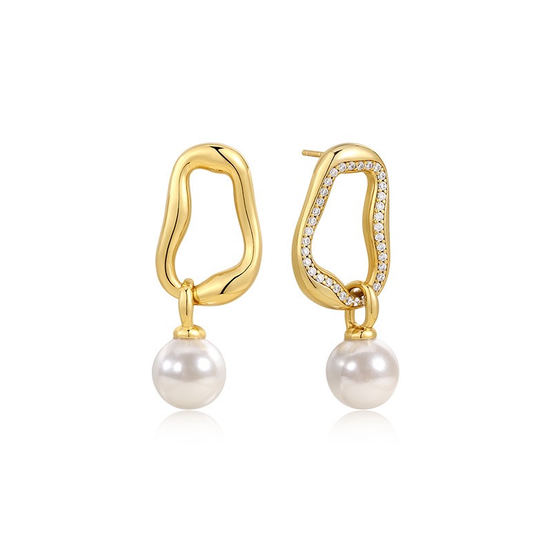 Light and Shadow Pearl Earrings