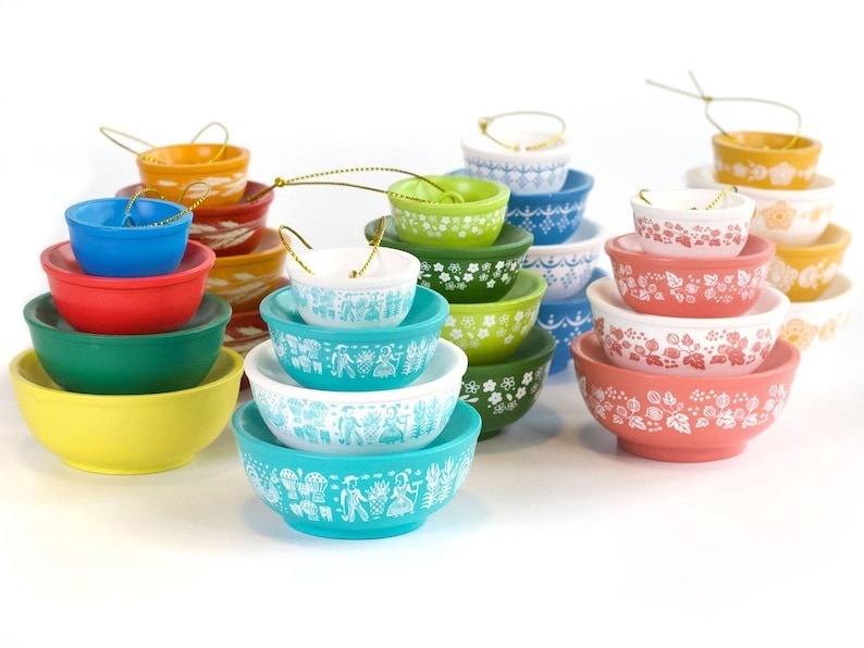 🔥2024 NEW🔥Miniature Pyrex Bowl Stack Ornament
