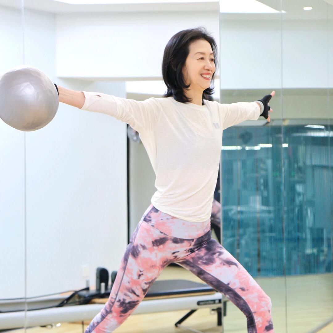 {"default":"pilates machines with a healthy lifestyle"}
