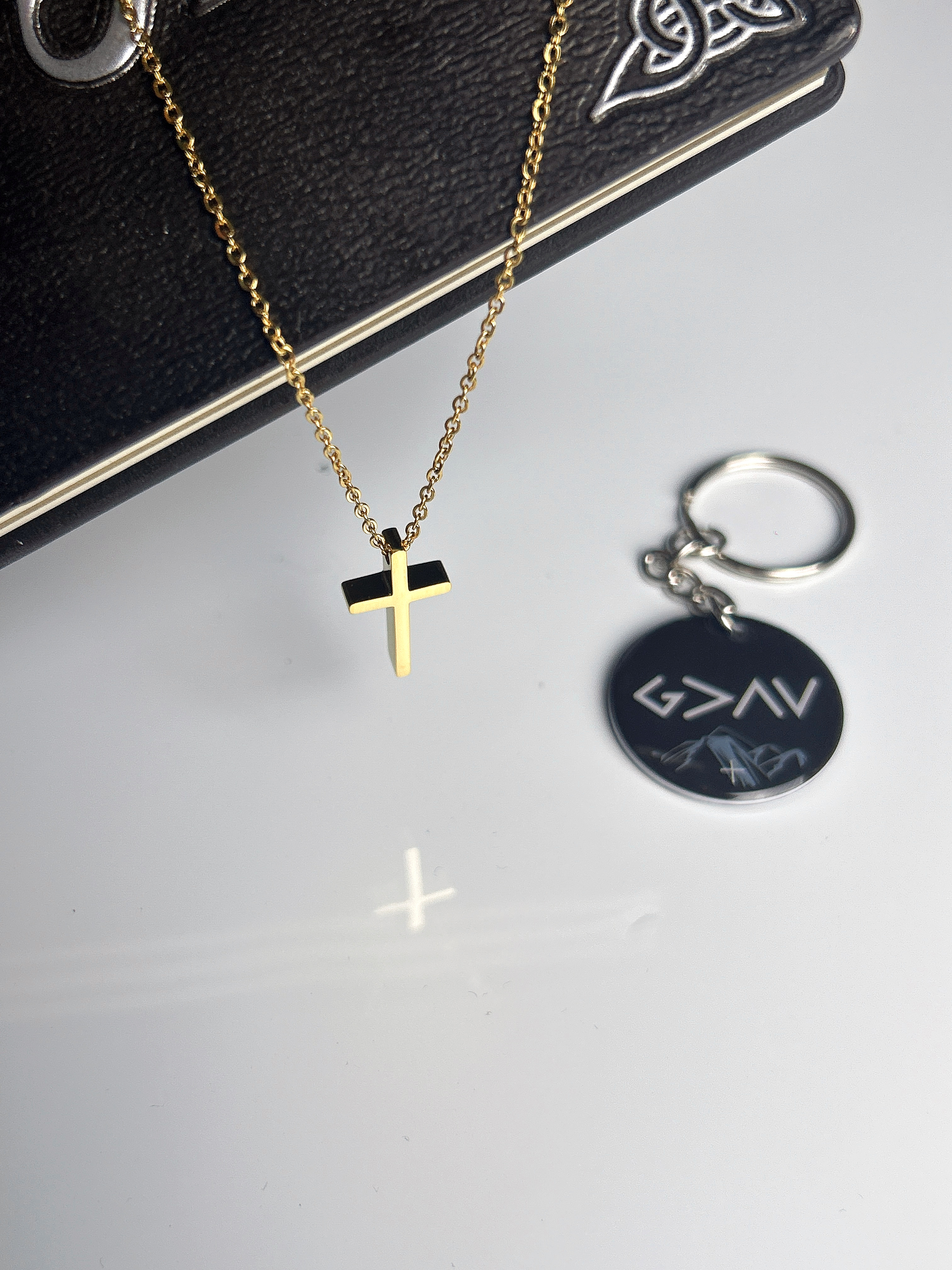 Elegant Gold Cross Necklace with NFC Daily Scripture Keychain – Perfect Charm Accessory for Women