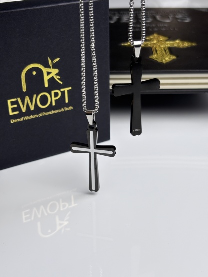 This elegant stainless steel cross necklace with a contrasting black carbon fiber inset captures the essence of modern faith, accompanied by a NFC-enabled keychain that provides daily Bible verses to inspire and guide.