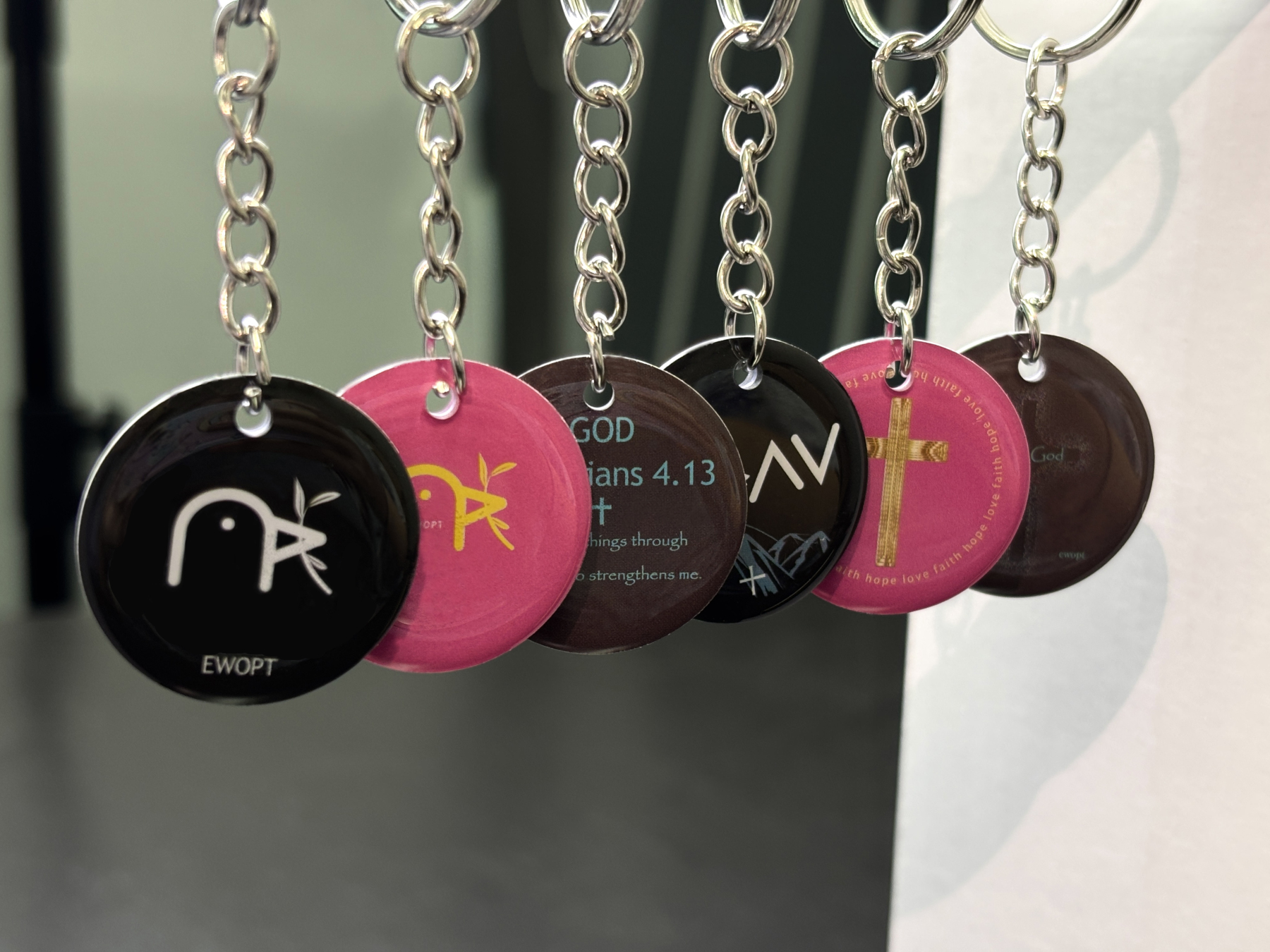 【EWOPT】Personalized NFC Keychain, Daily Bible Verse Keychain, Faith-Based Anxiety Relief Charm, Christian Gift for Men & Women, Inspirational Religious Keychain