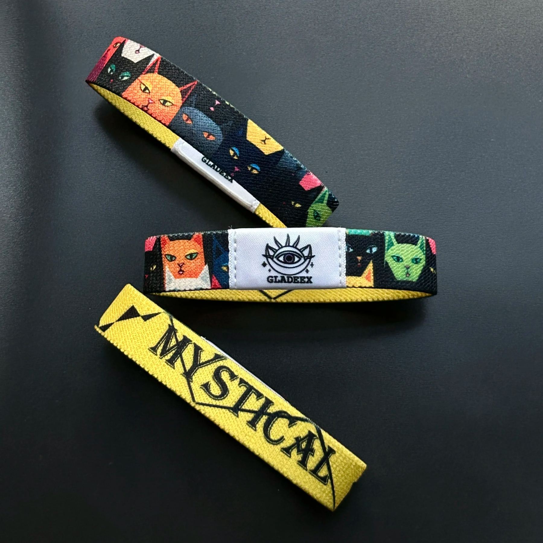 Mystical Cat NFC Tarot Bracelet – Unique Wristband for Creativity & Personal Expression