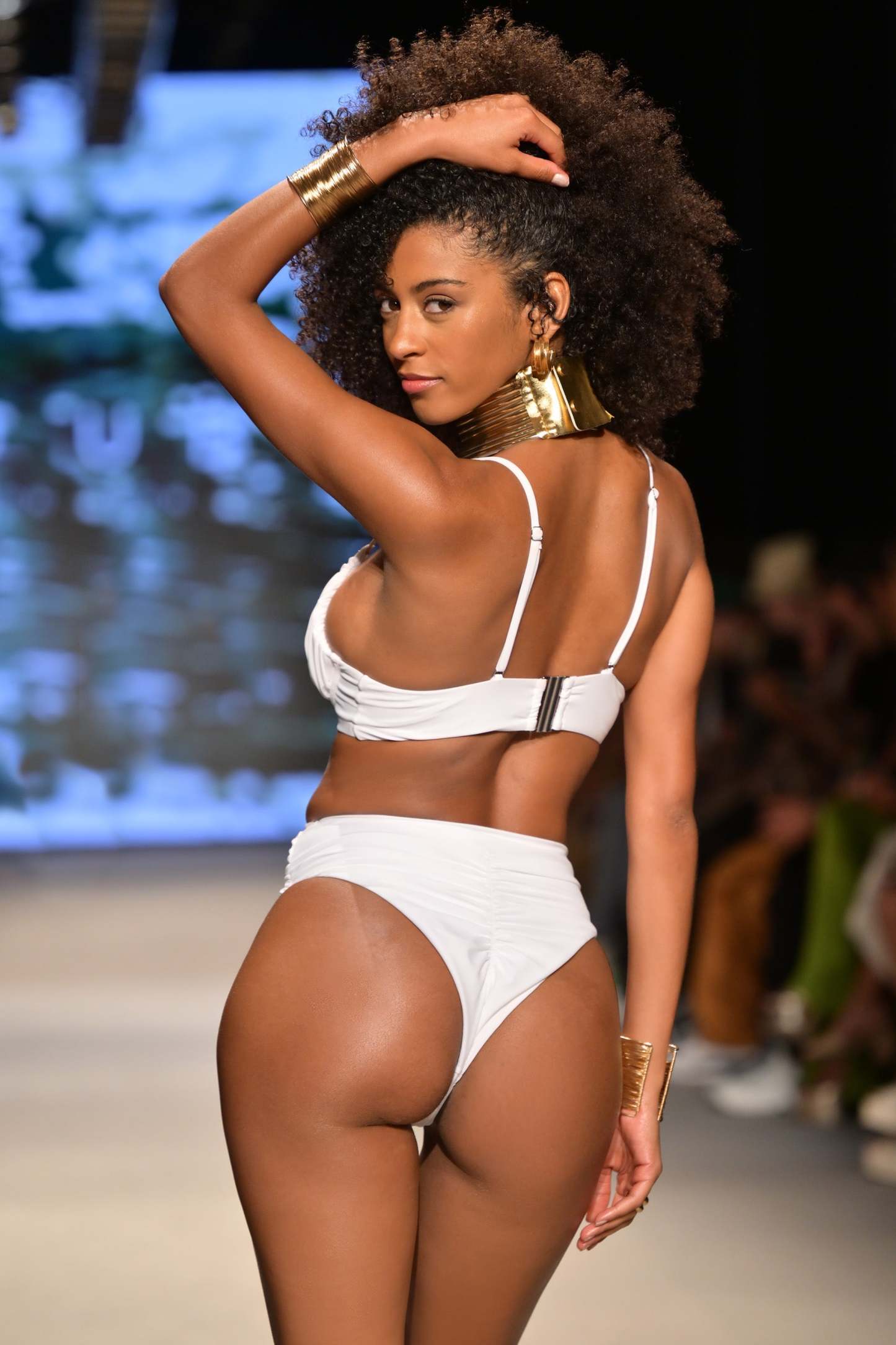 High Tide White High Waisted Twist Front Bikini Bottoms-Fashionmomo.All Rights Reserved