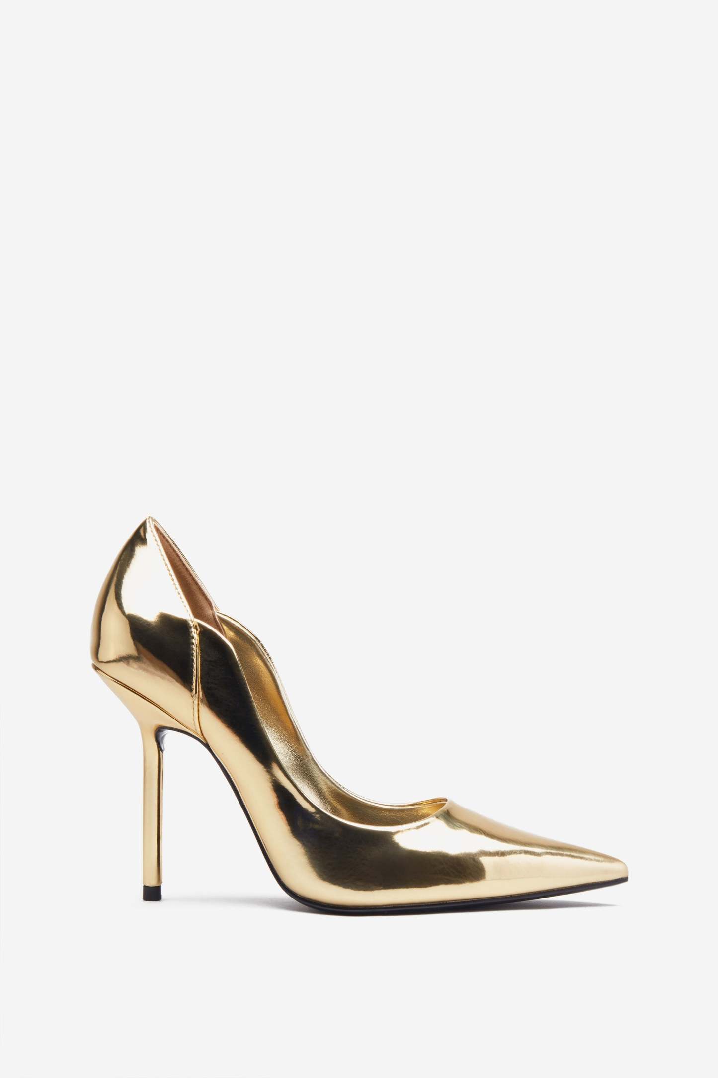 Blade Gold Metallic Court Heels With Scallop Edge-Fashionmomo.All Rights Reserved