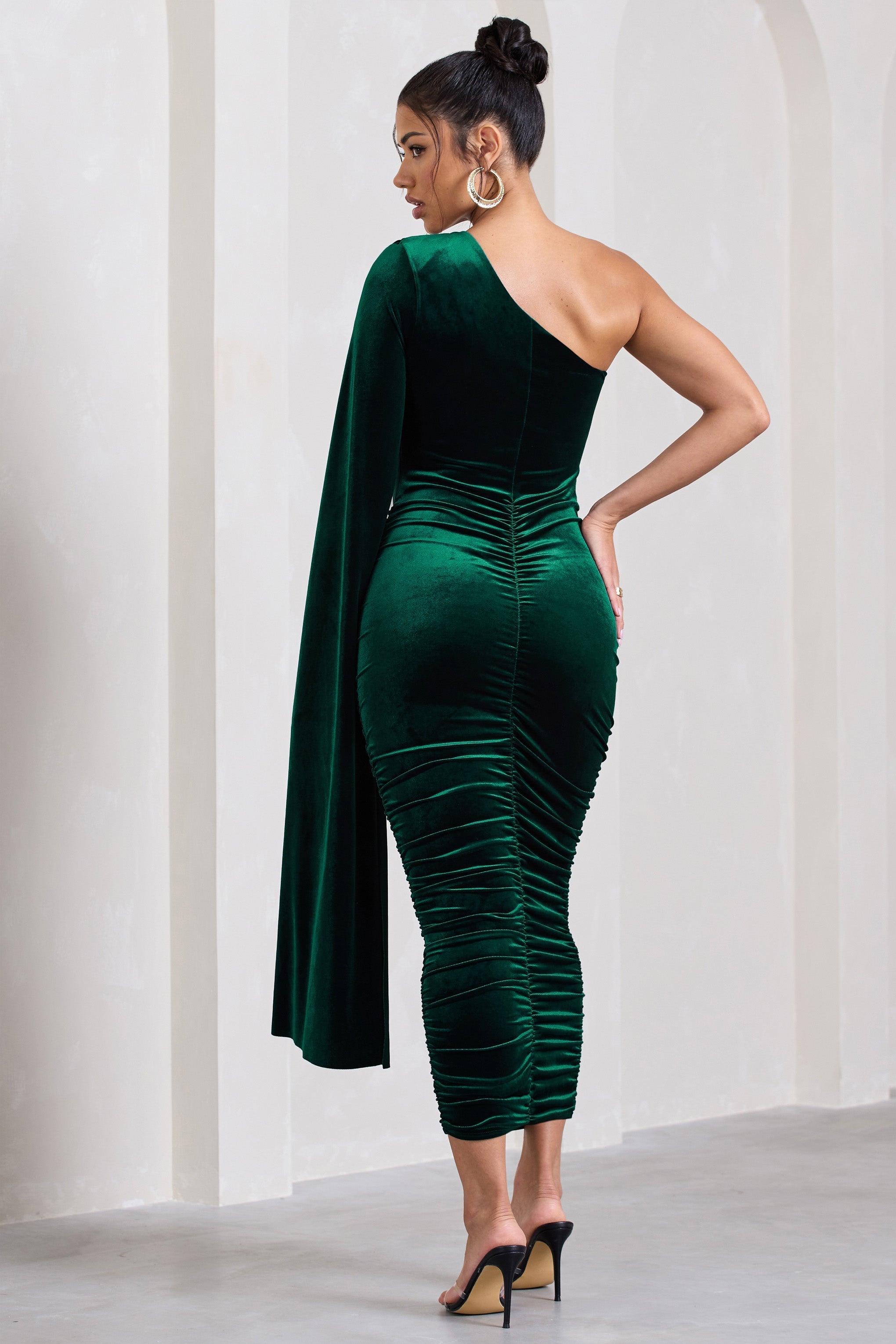 Gianna Bottle Green Velvet One Shoulder Cape Bodycon Midi Dress-Fashionmomo.All Rights Reserved