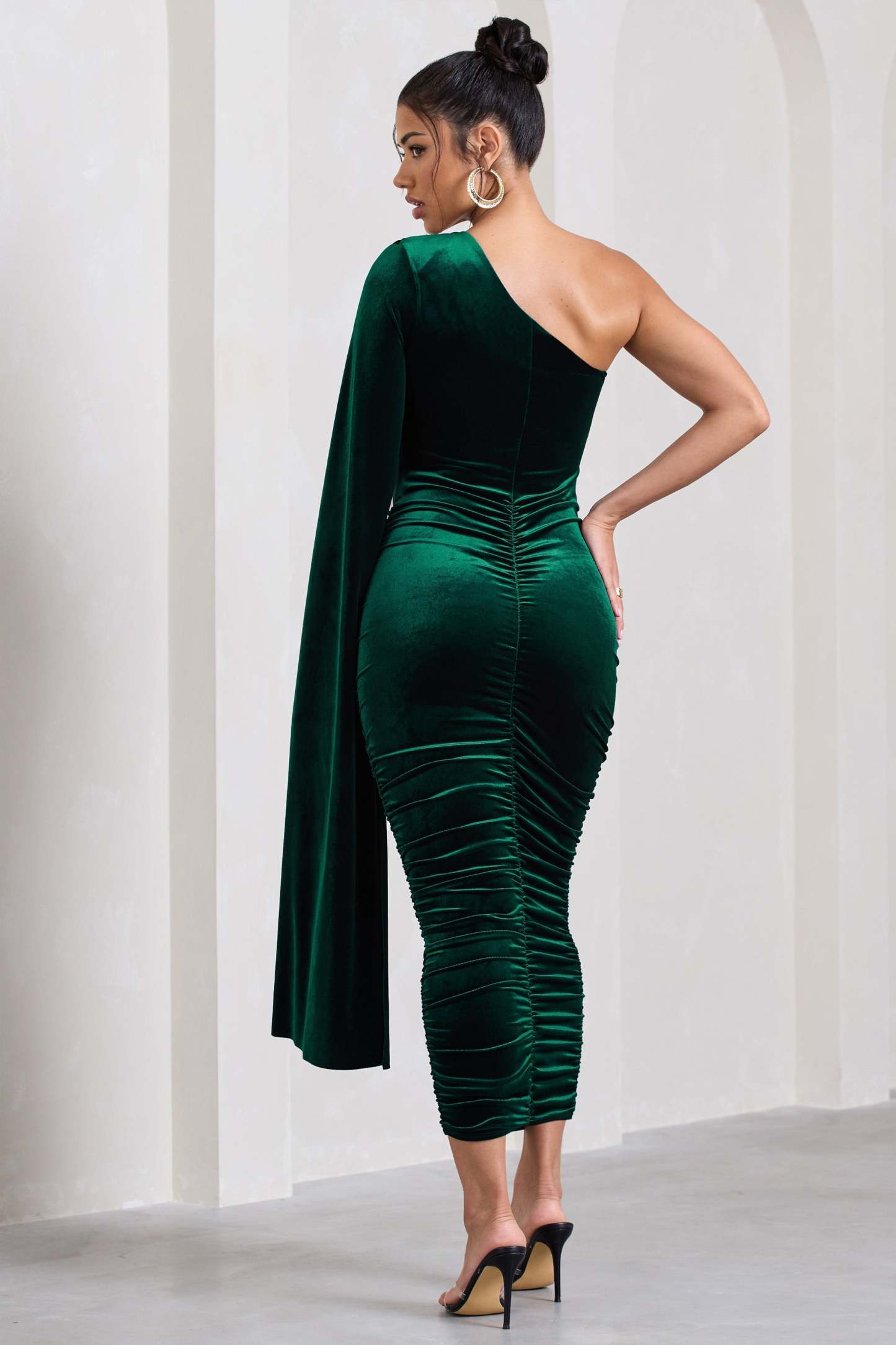 Gianna Bottle Green Velvet One Shoulder Cape Bodycon Midi Dress-Fashionmomo.All Rights Reserved