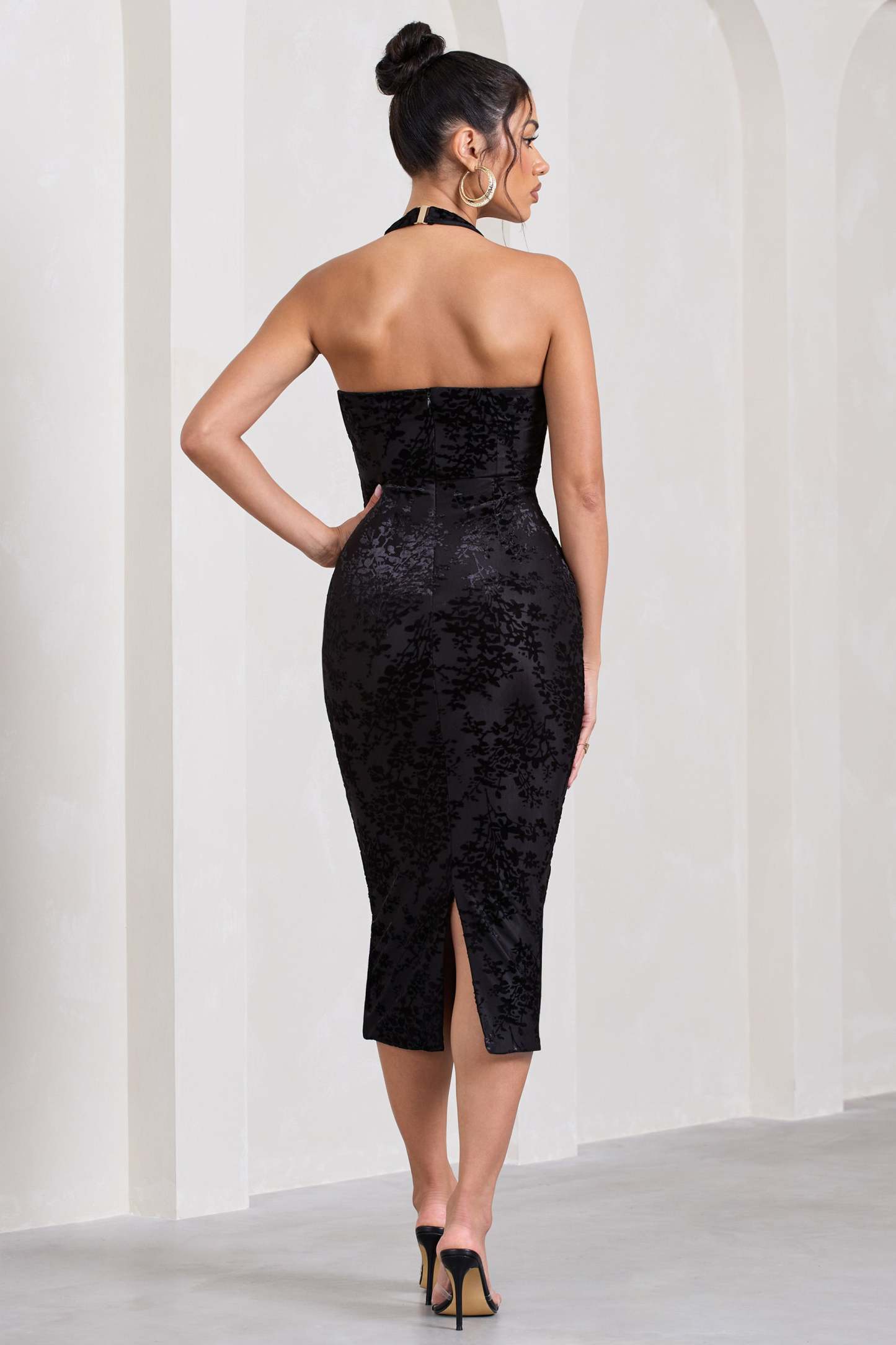 Amelia Black Velvet Floral Halter-Neck Midi Dress-Fashionmomo.All Rights Reserved