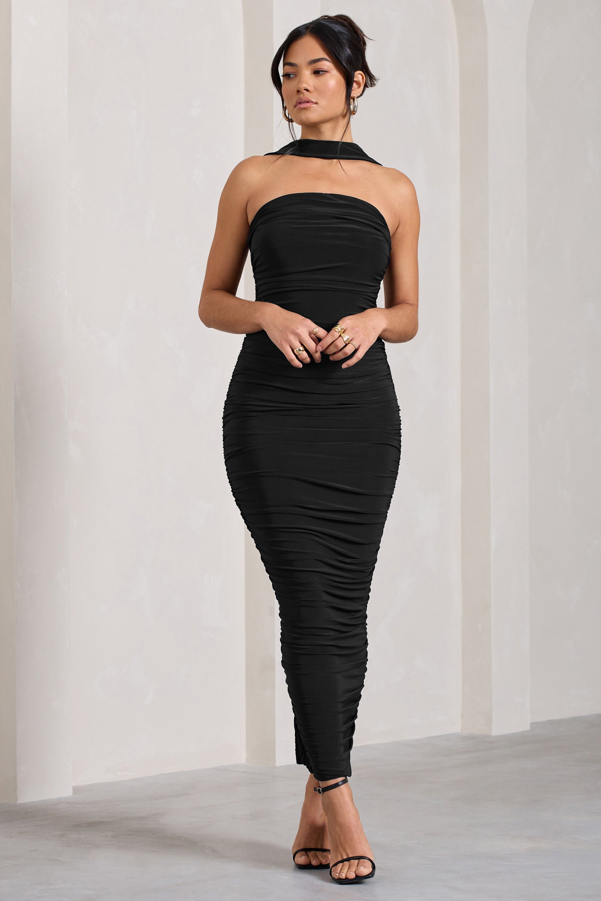 Entranced Black Ruched Bandeau Maxi Dress With Halter Collar-Fashionmomo.All Rights Reserved