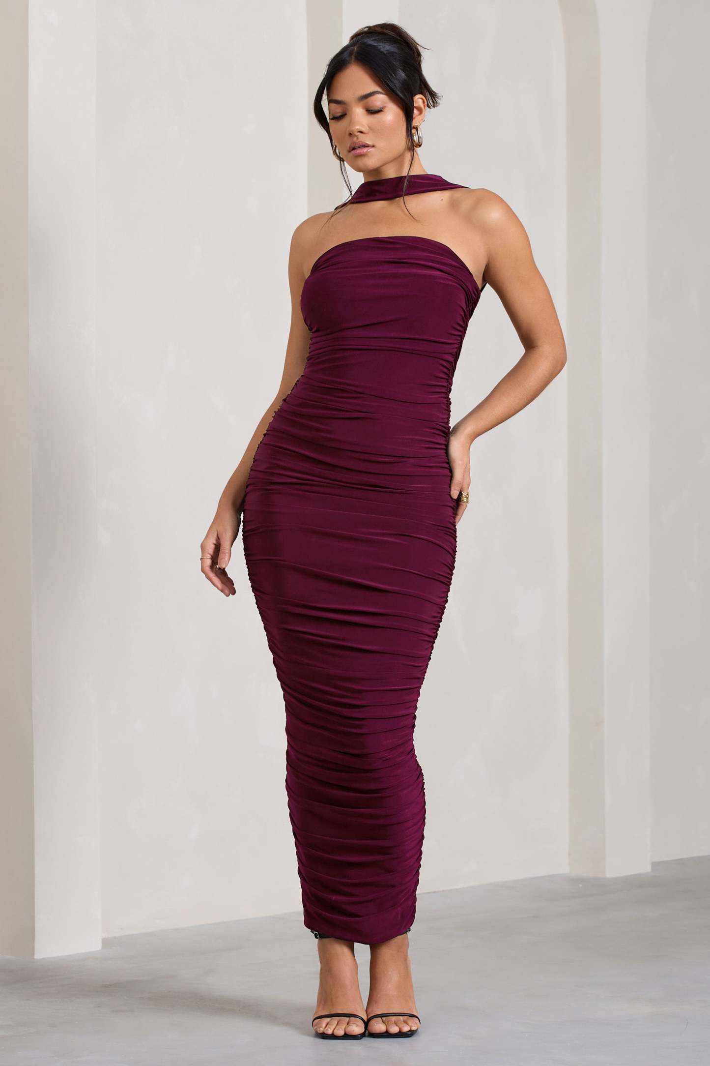 Entranced Burgundy Ruched Bandeau Maxi Dress With Halter Collar-Fashionmomo.All Rights Reserved