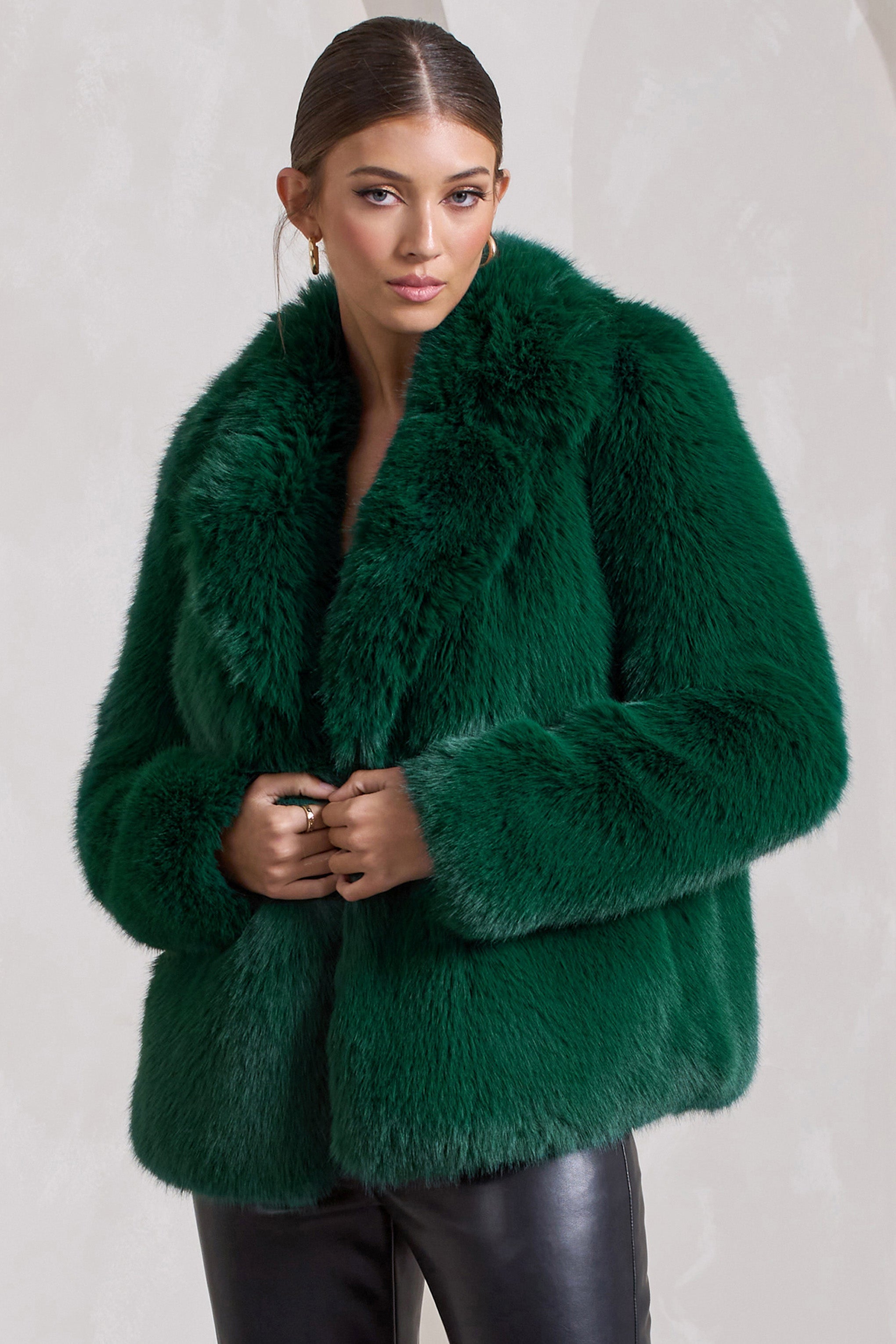 Hot Toddy Bottle Green Short Faux Fur Coat-Fashionmomo.All Rights Reserved