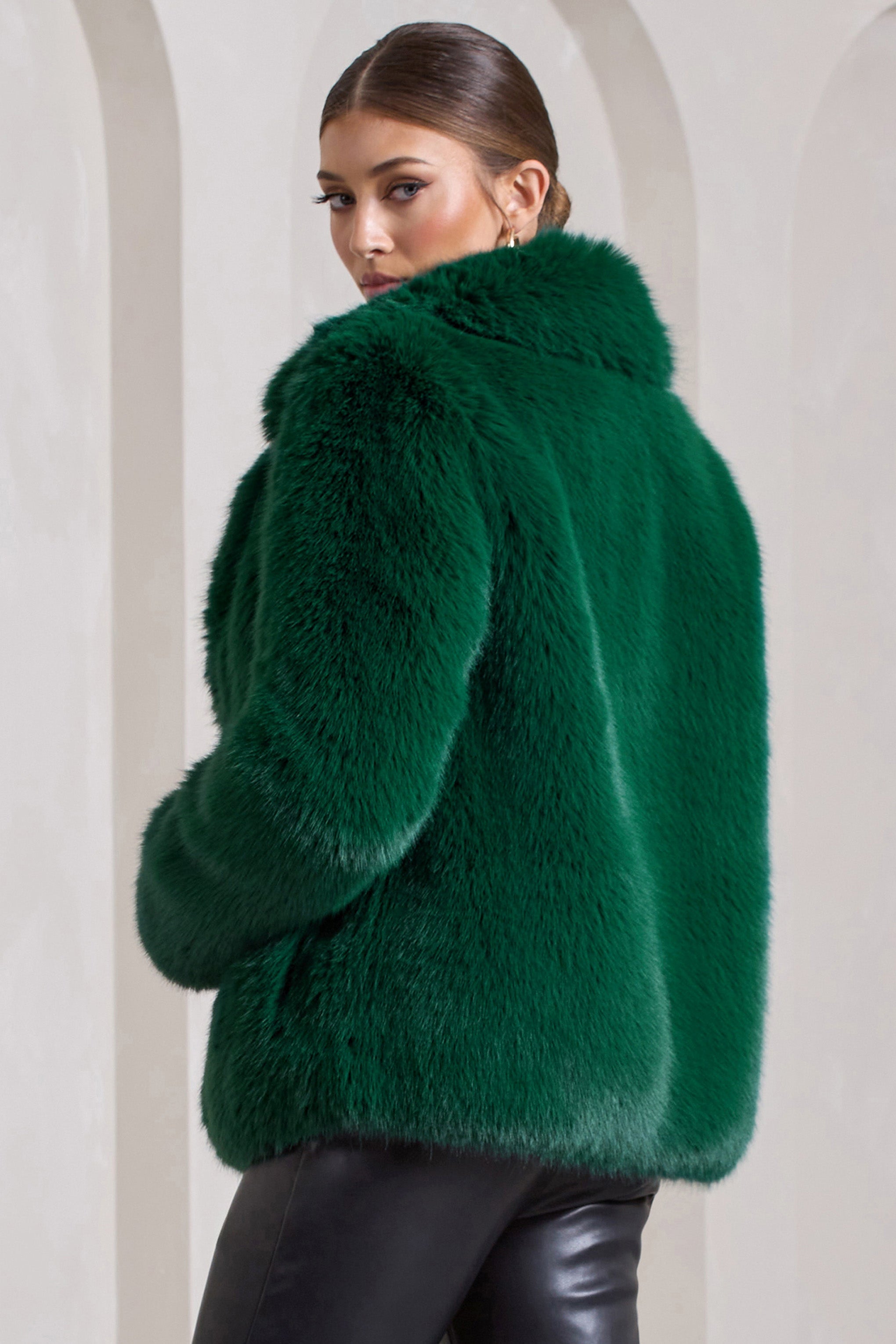 Hot Toddy Bottle Green Short Faux Fur Coat-Fashionmomo.All Rights Reserved