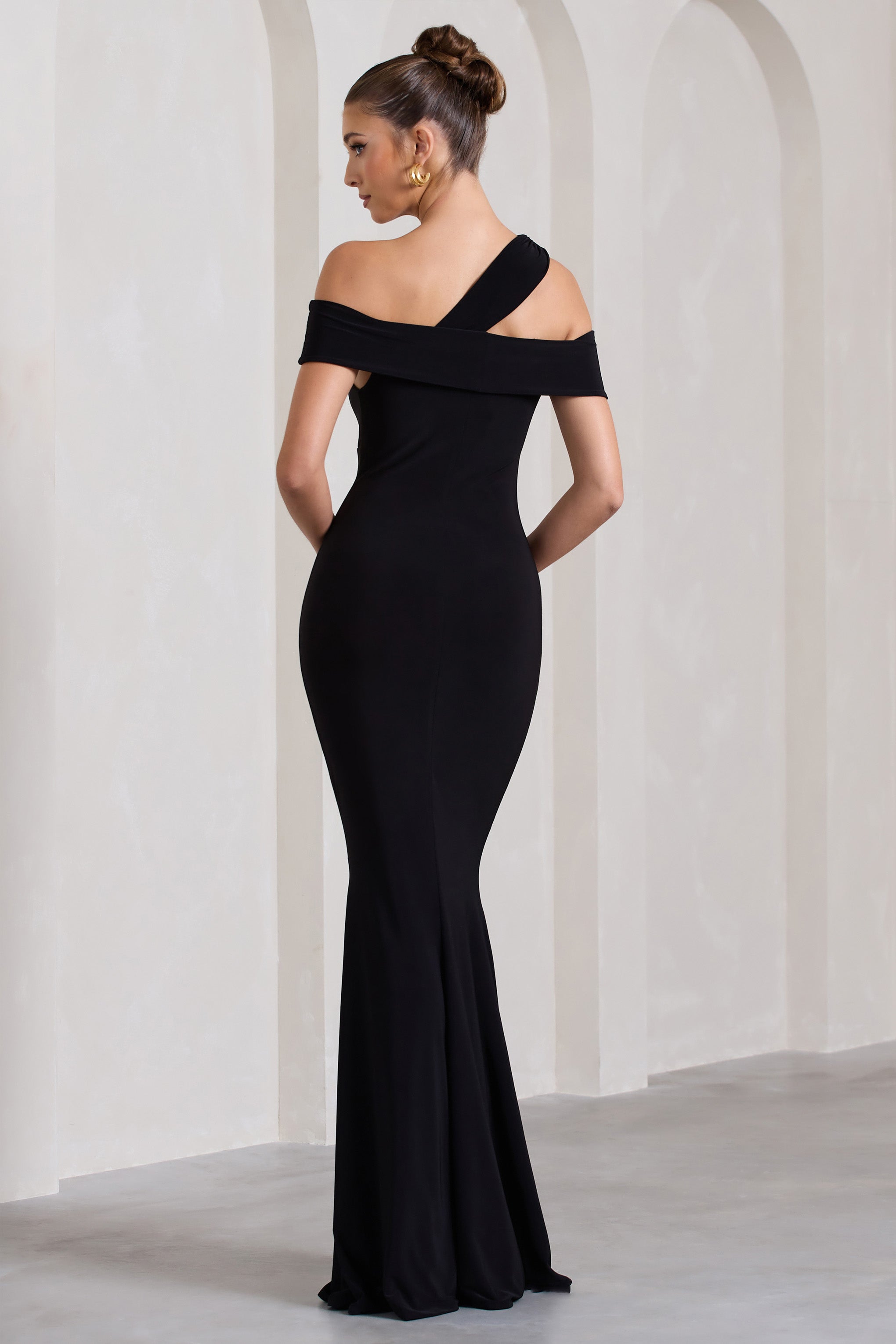Captivating Black Strappy Asymmetric Cut-Out Maxi Dress-Fashionmomo.All Rights Reserved