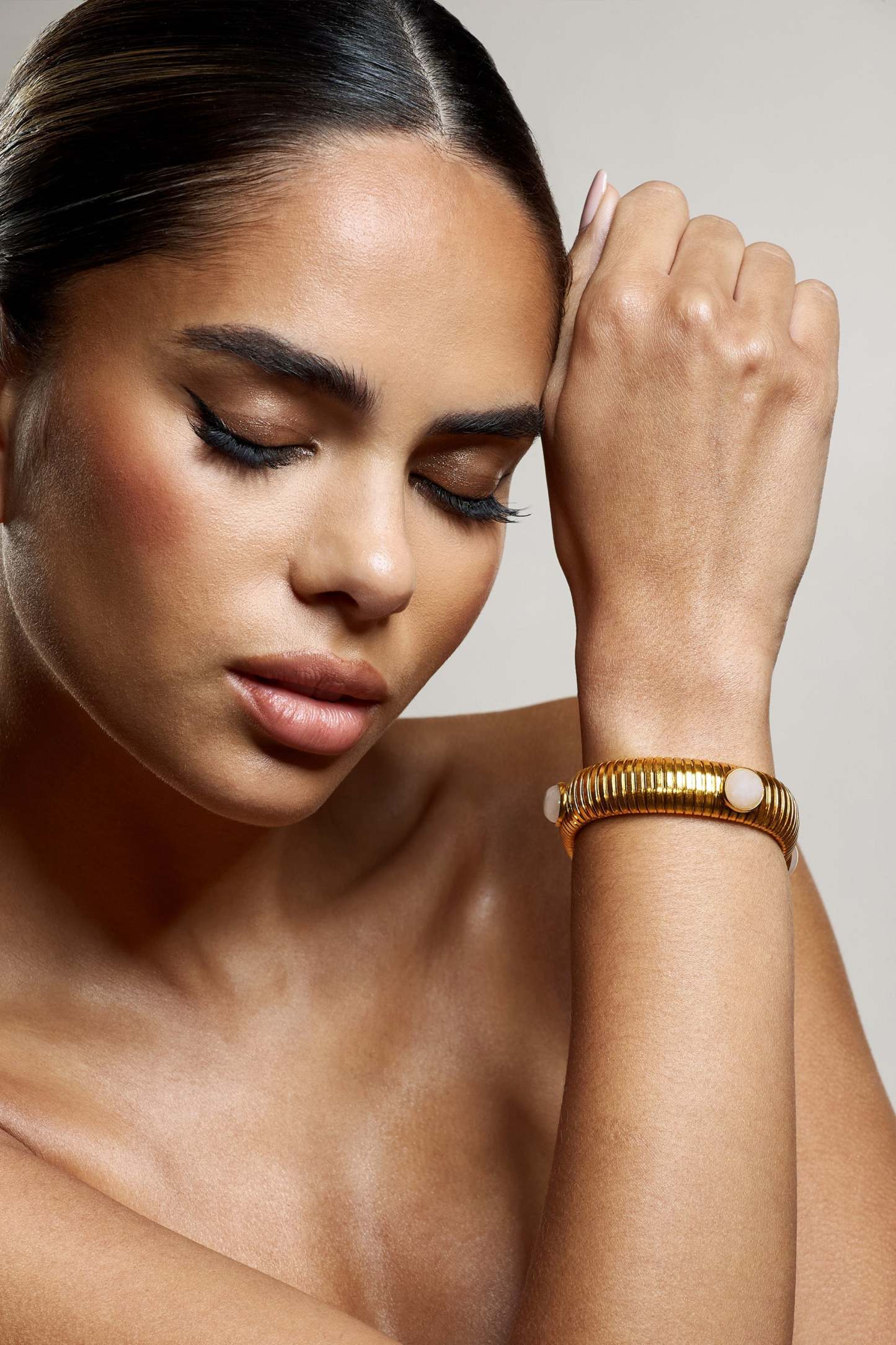 Adrianne Gold Bracelet With Nude Pendants-Fashionmomo.All Rights Reserved