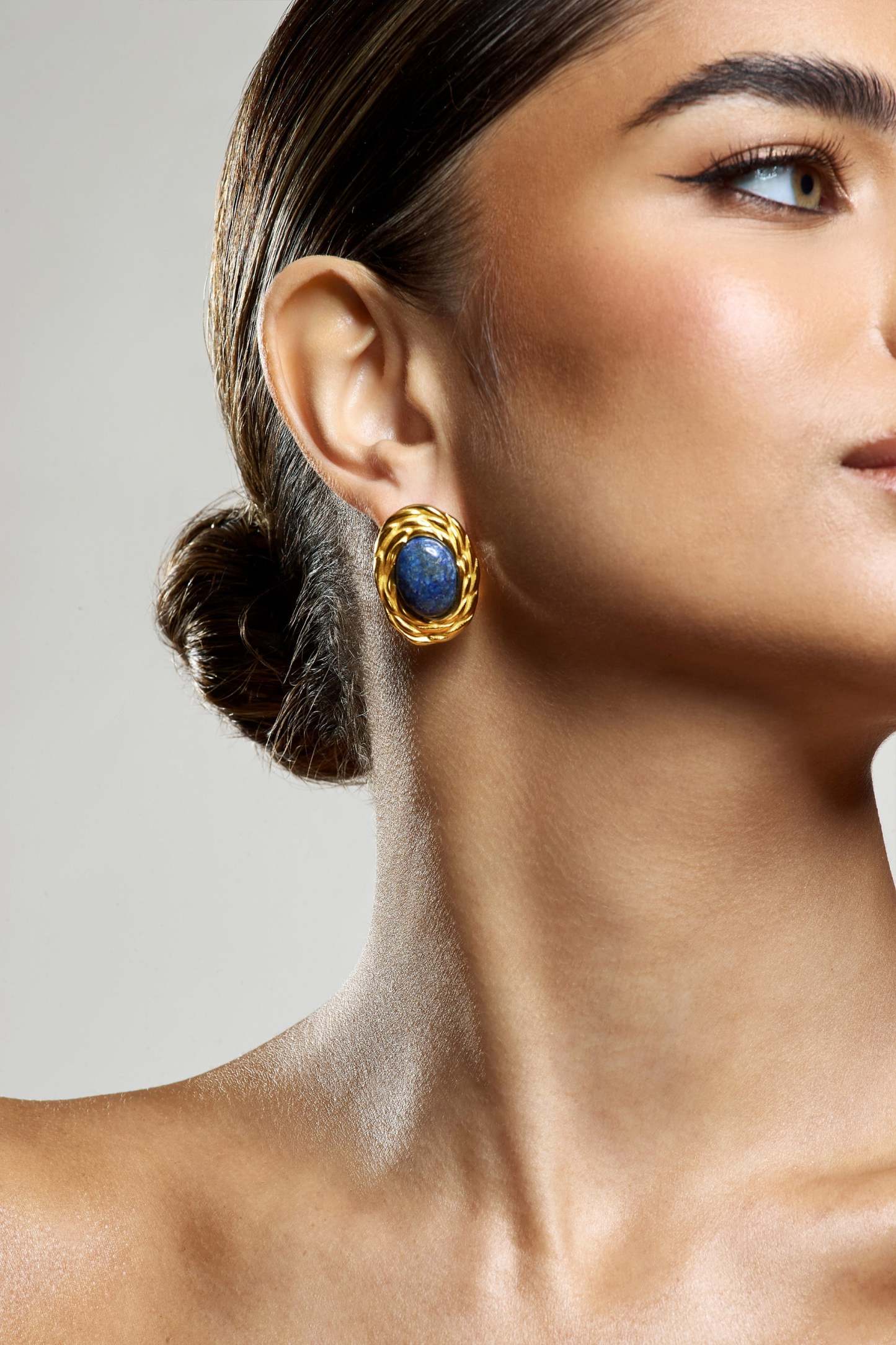 Essie Black Pendant Gold Earrings-Fashionmomo.All Rights Reserved