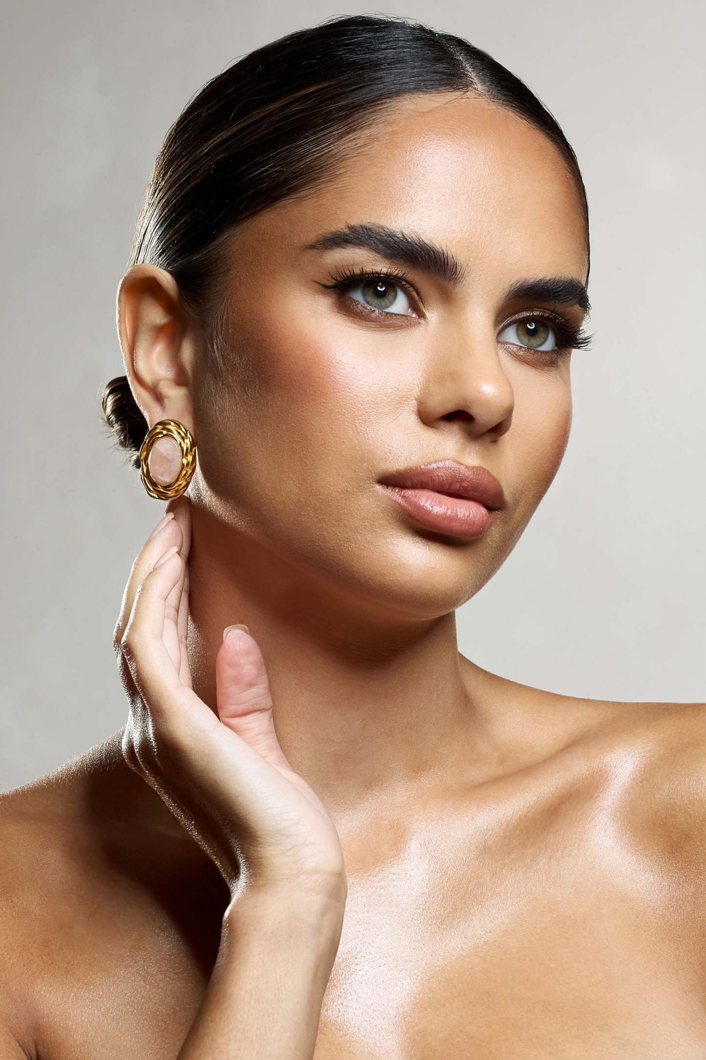 Essie Nude Pendant Gold Earrings-Fashionmomo.All Rights Reserved