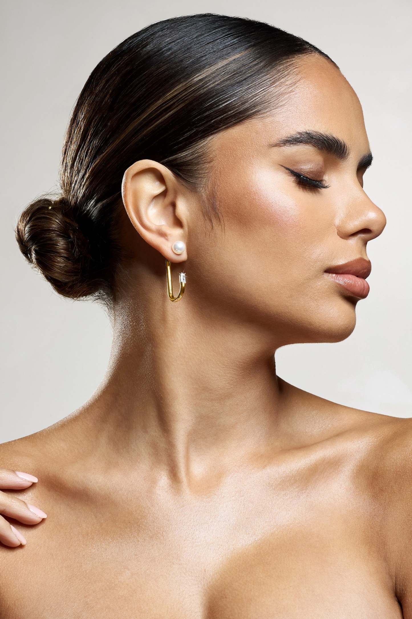 Beatrix Pearl & Diamante Statement Gold Earrings-Fashionmomo.All Rights Reserved