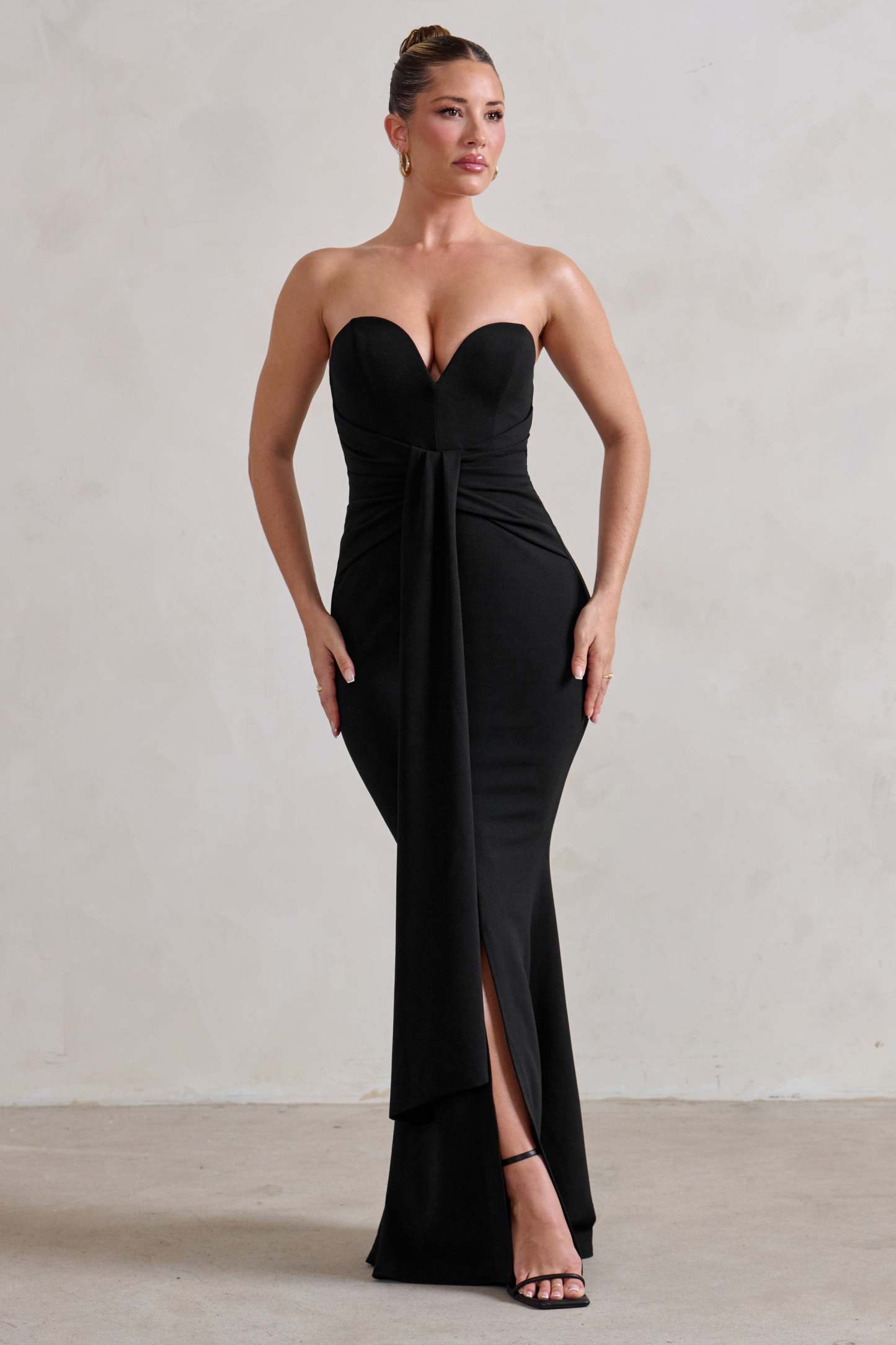 Carrie Black Sweetheart Neckline Maxi Dress With Statement Tie-Fashionmomo.All Rights Reserved