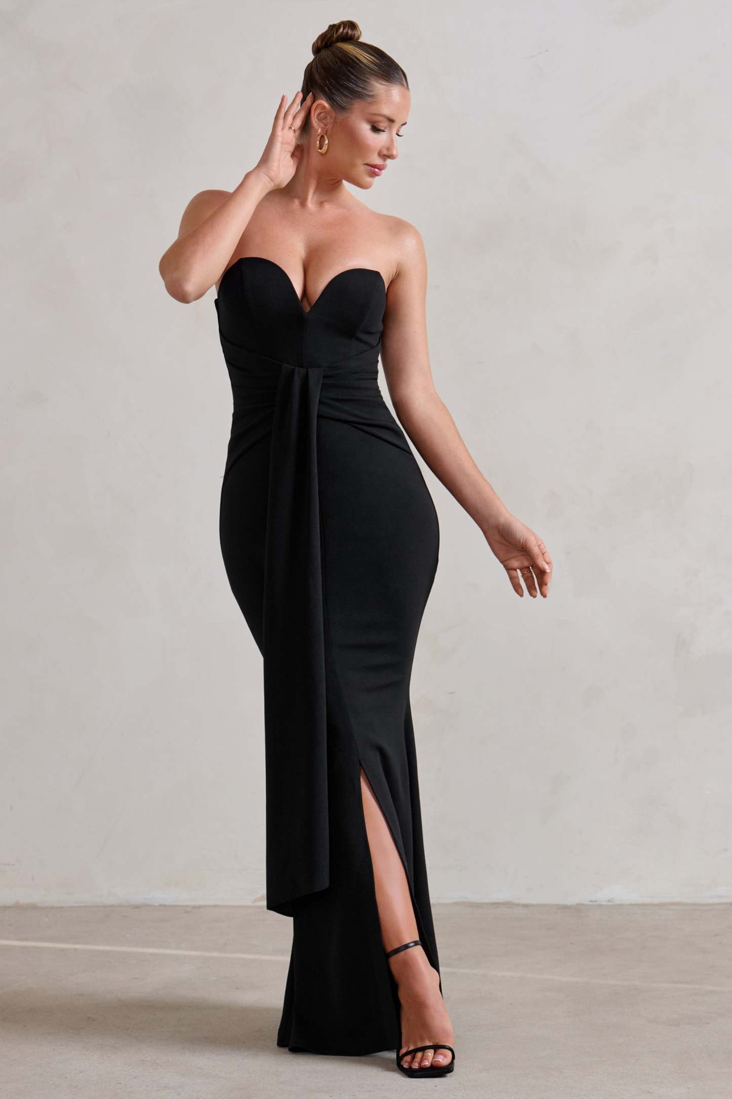 Carrie Black Sweetheart Neckline Maxi Dress With Statement Tie-Fashionmomo.All Rights Reserved