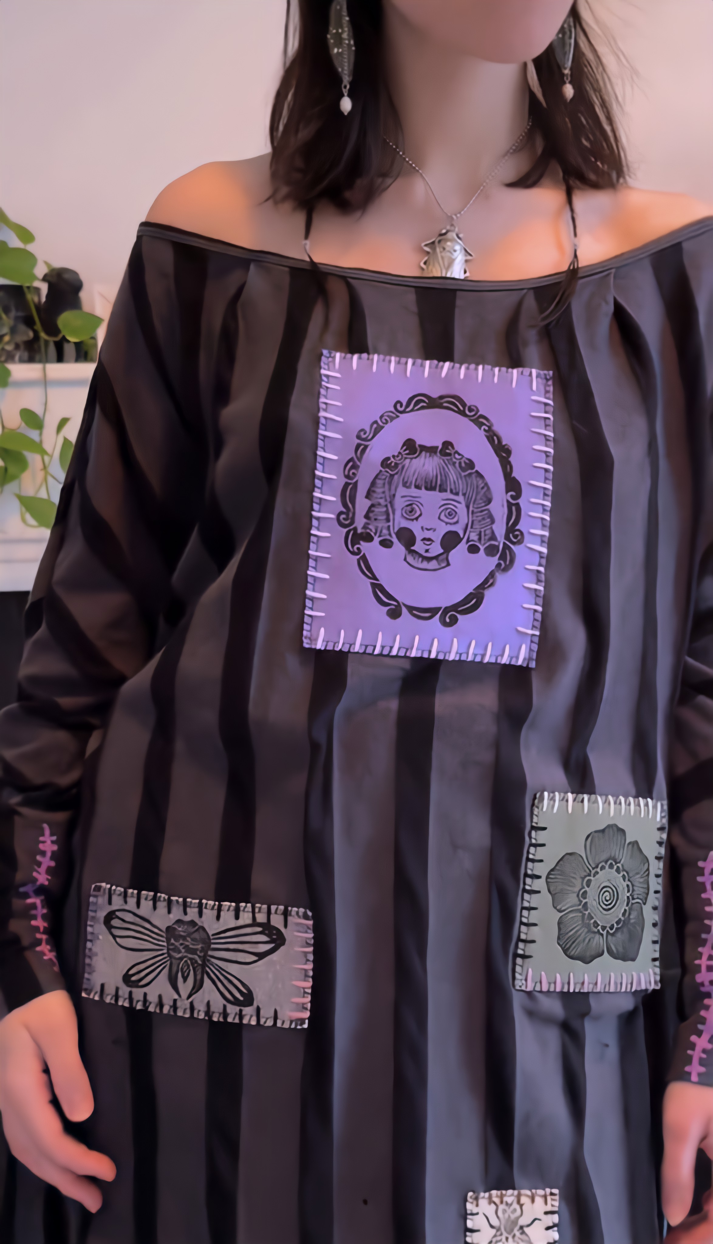 Off-shoulder spliced ​​long top