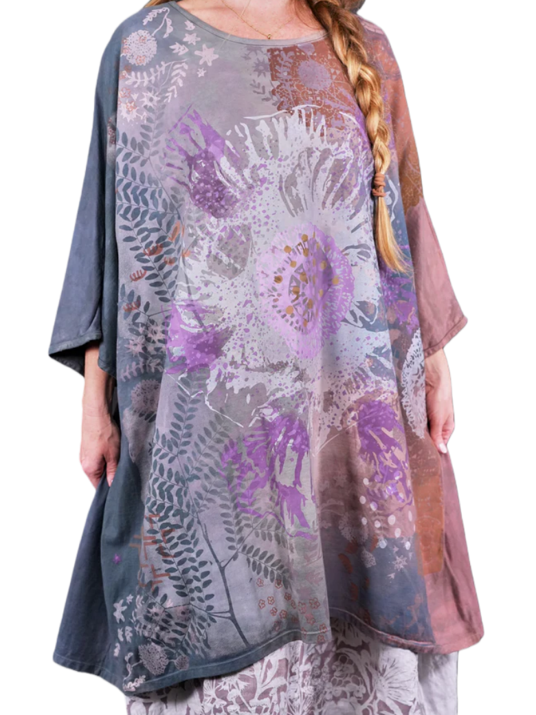 Artistic tee box T-shirt