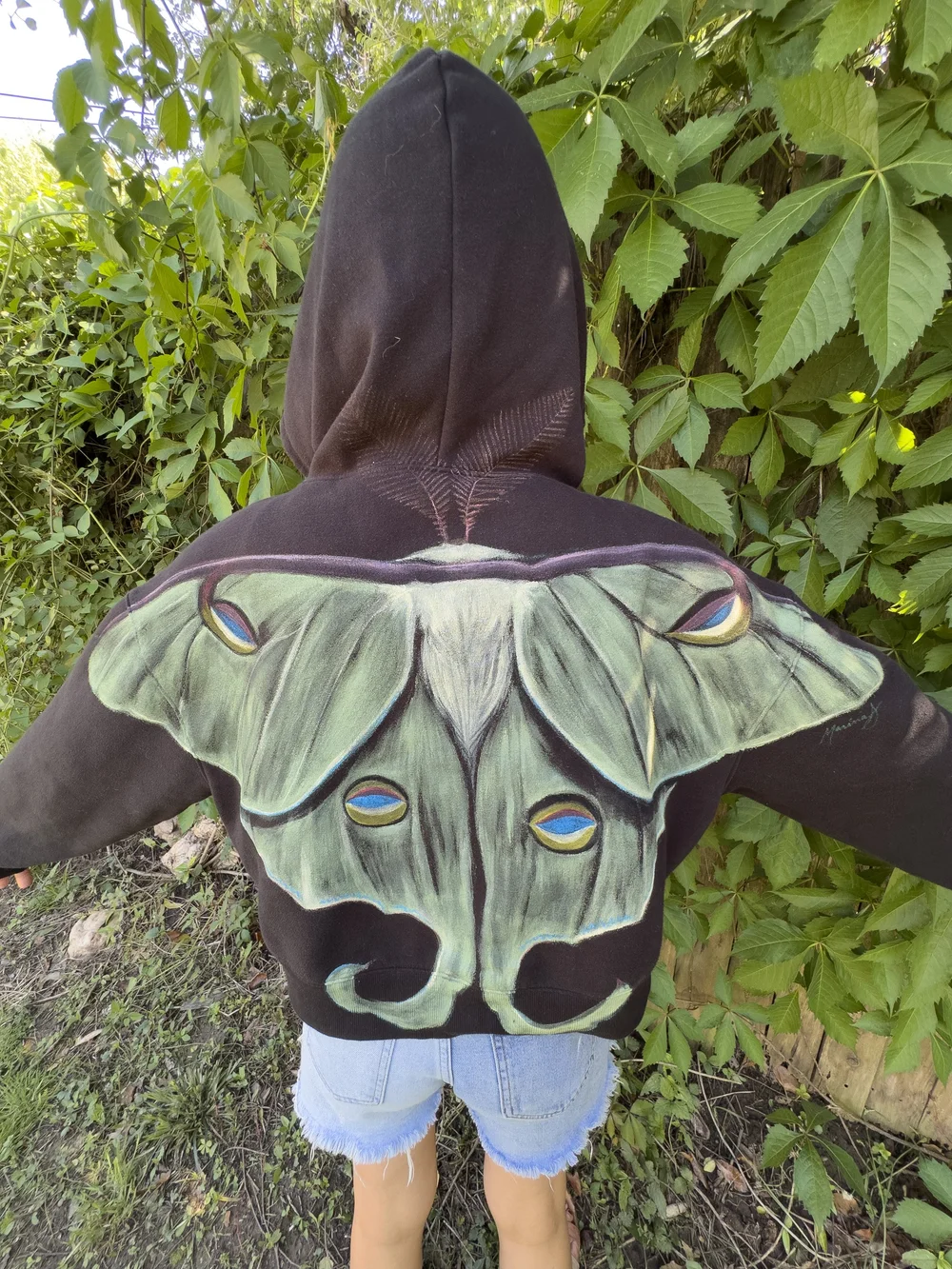 Luna Moth Graphic Black Crop Hoodie