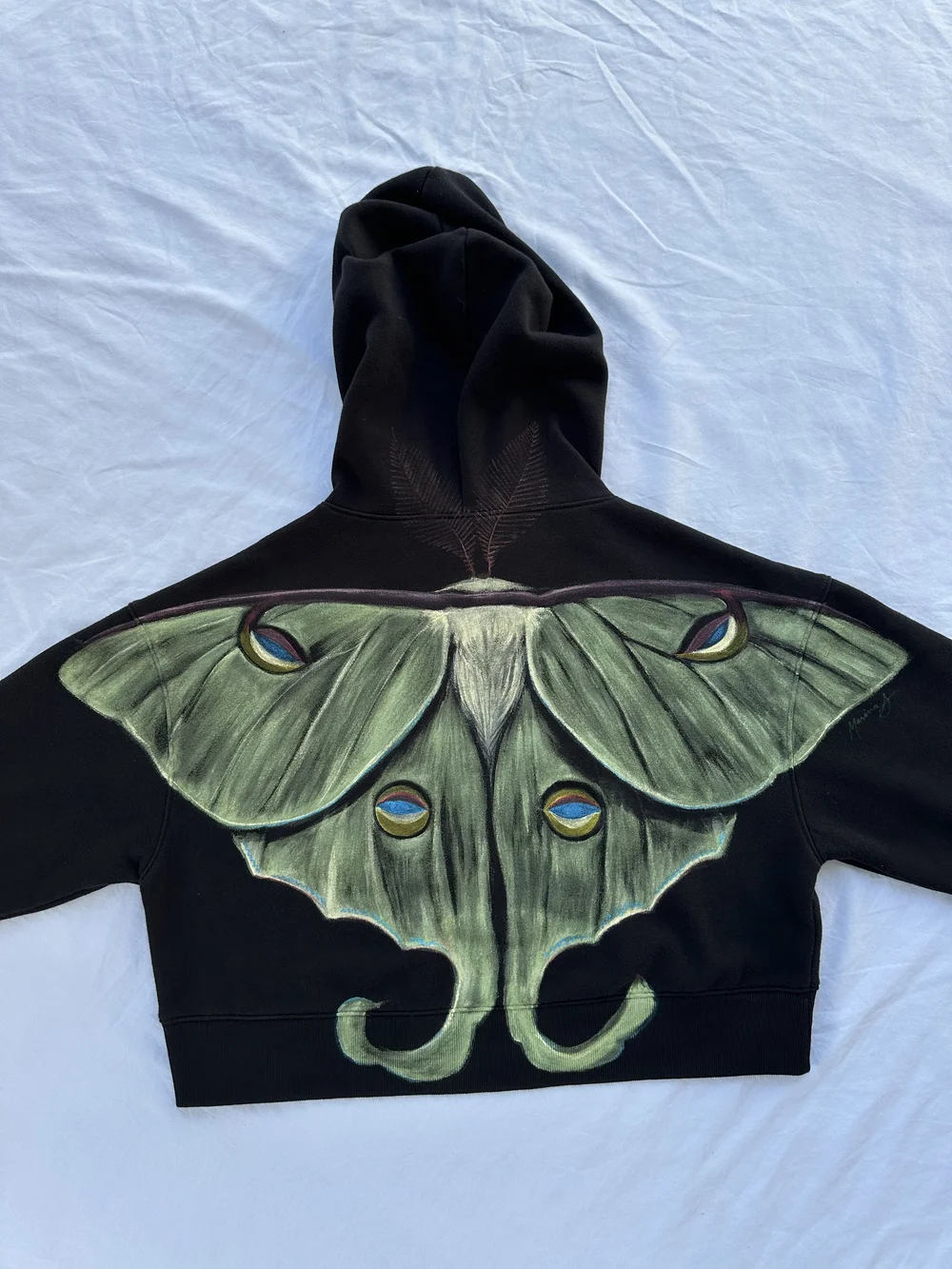 Luna Moth Graphic Black Crop Hoodie