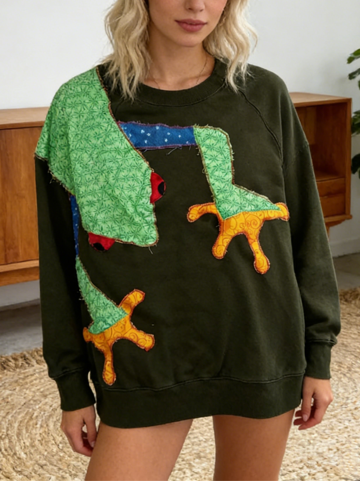 Tree Frog Print Pullover Hoodie