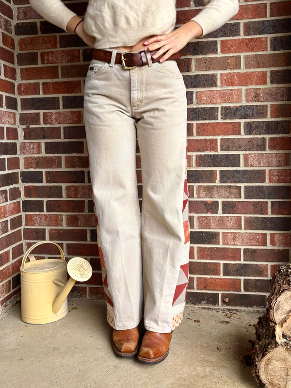 Ecru Tan Pinwheel Lees