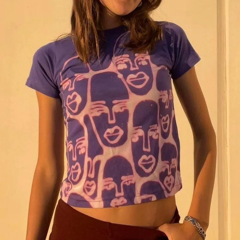 Oval faces Graphic Tee