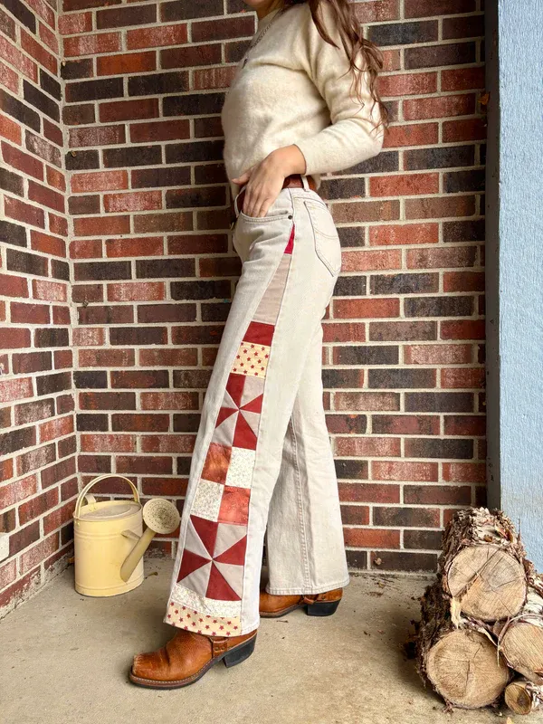 Ecru Tan Pinwheel Lees