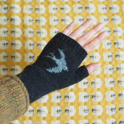 Swallows Gloves - Navy Blue