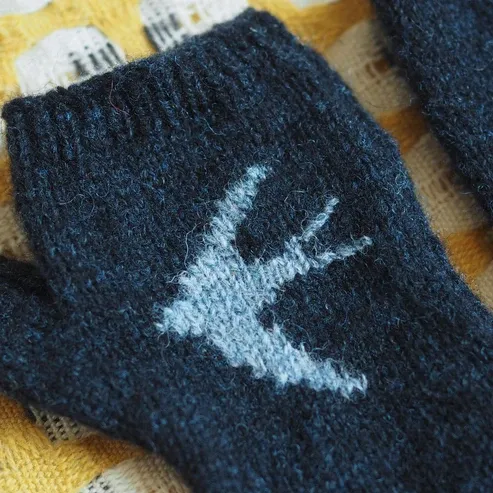 Swallows Gloves - Navy Blue