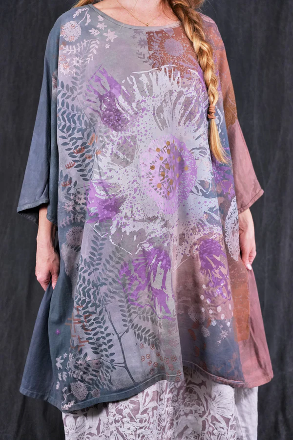 Artistic tee box T-shirt