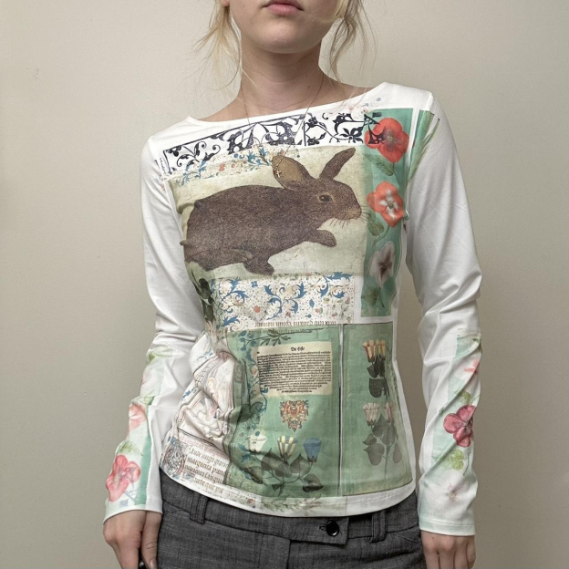 Printed long-sleeved top