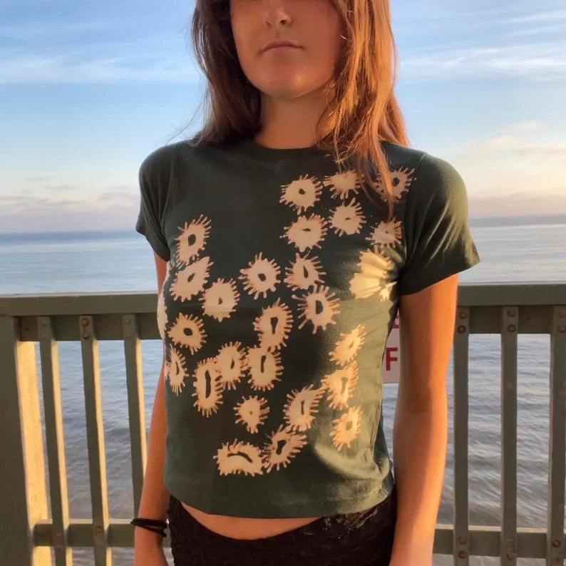 Spotted daisy stars Graphic Tee