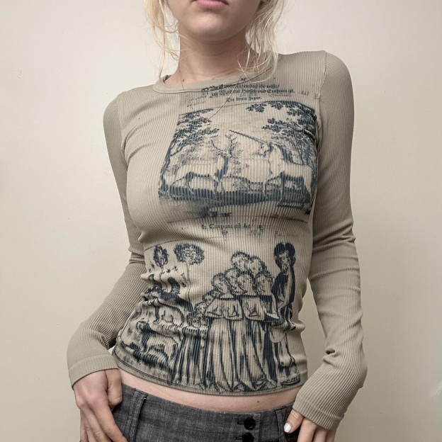 Printed long-sleeved top