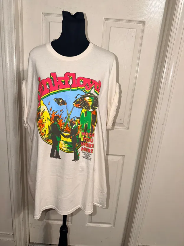 Pink Floyd Oversized Distressed Tee