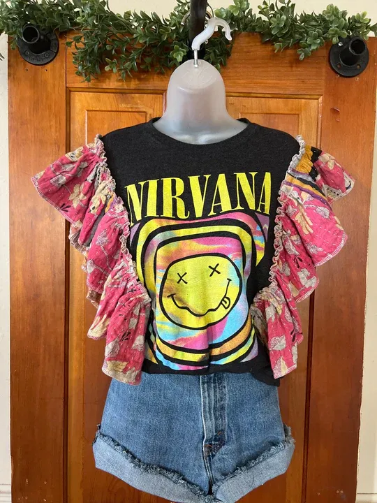 NIRVANA kantha ruffle sleeves tee