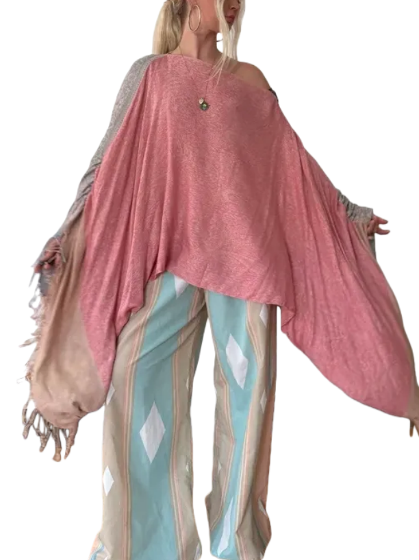 Bohemian Top: Free-Spirited Romance in Soft Pink​