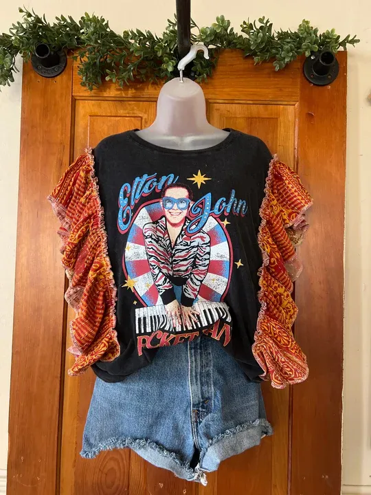 Elton John kantha ruffle sleeves tee