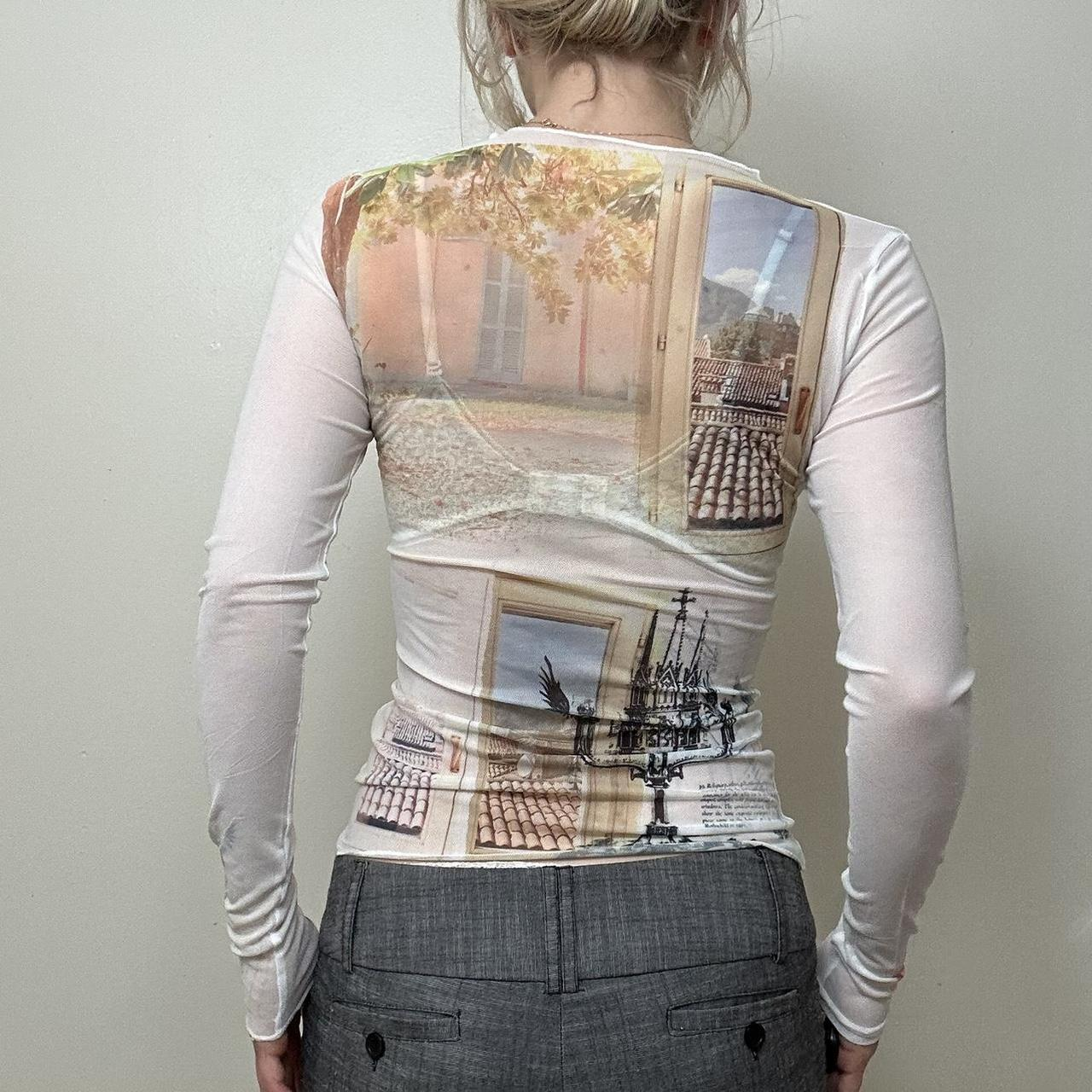 Printed long-sleeved top