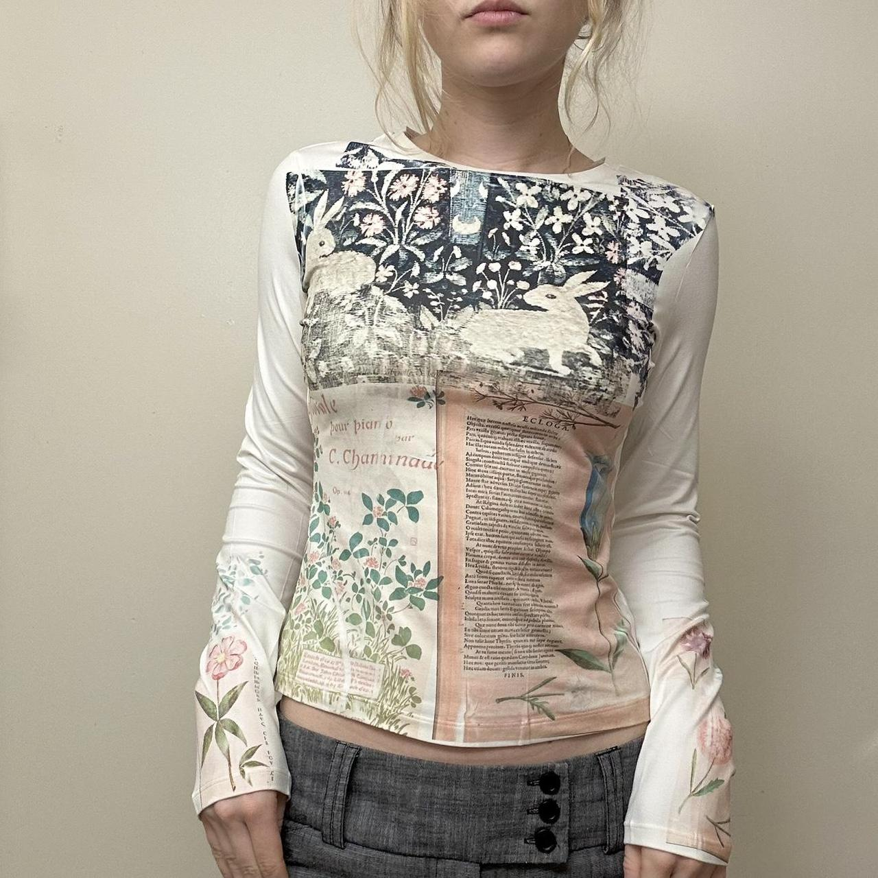 Printed long-sleeved top